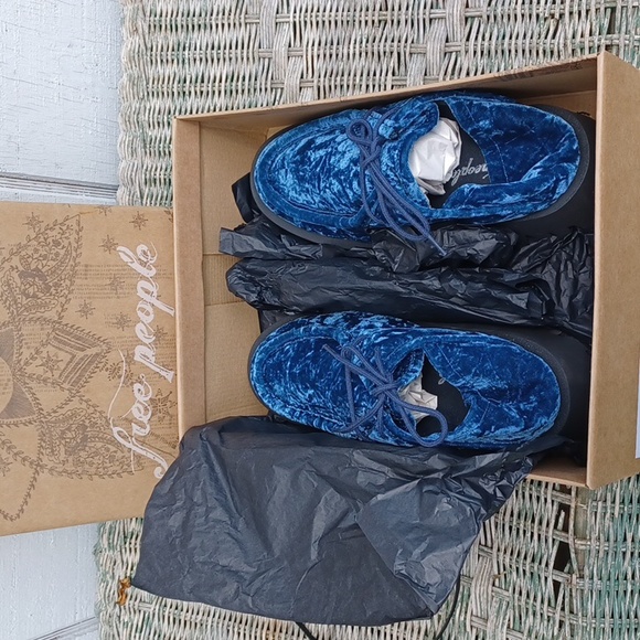 New W Box Free People Convertible Oxfords Velvet Blue - Picture 2 of 11